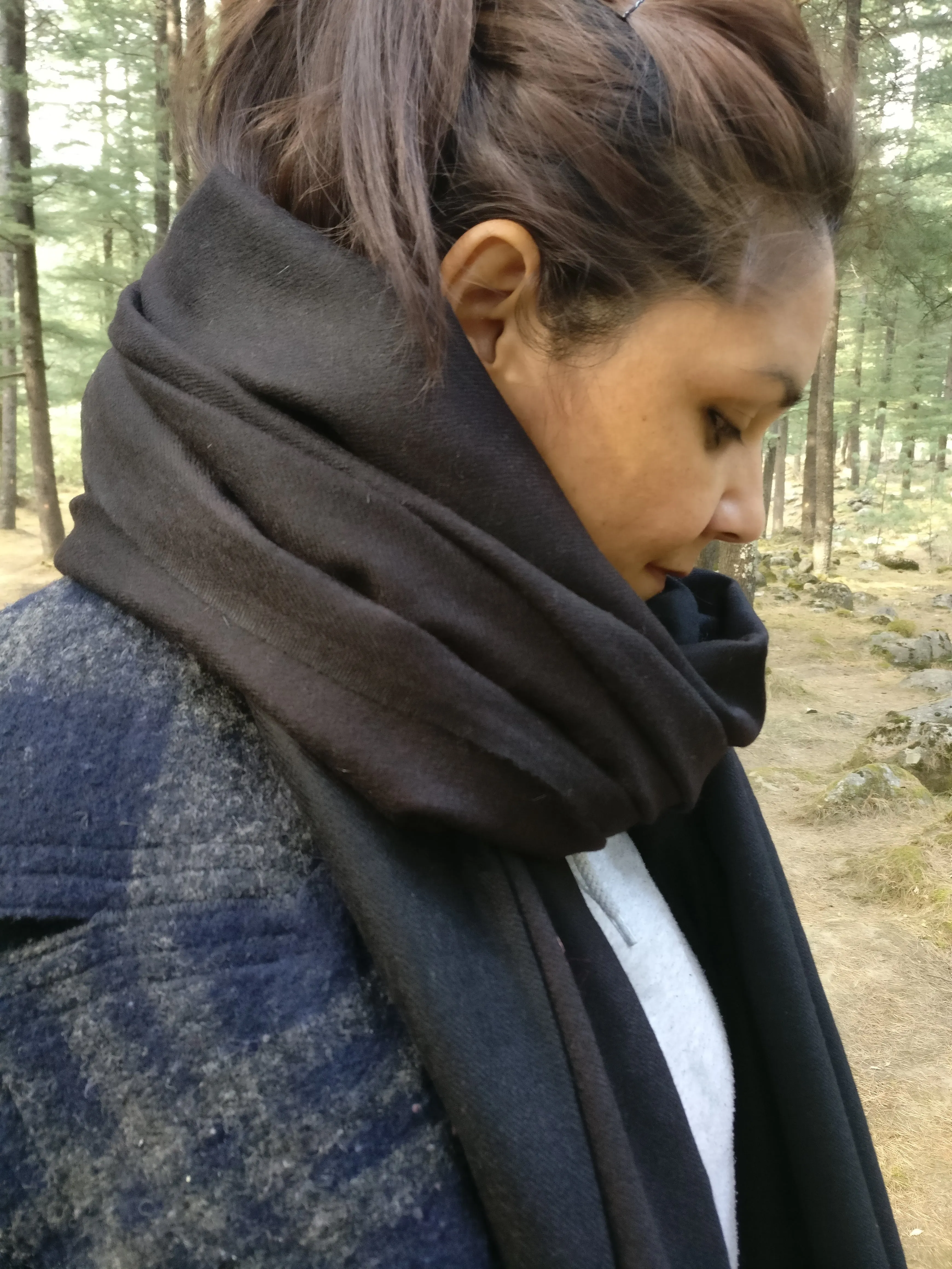 Black shawl in pure wool