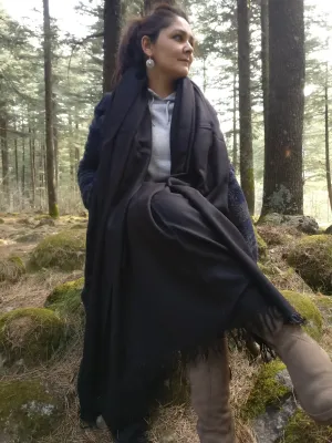 Black shawl in pure wool