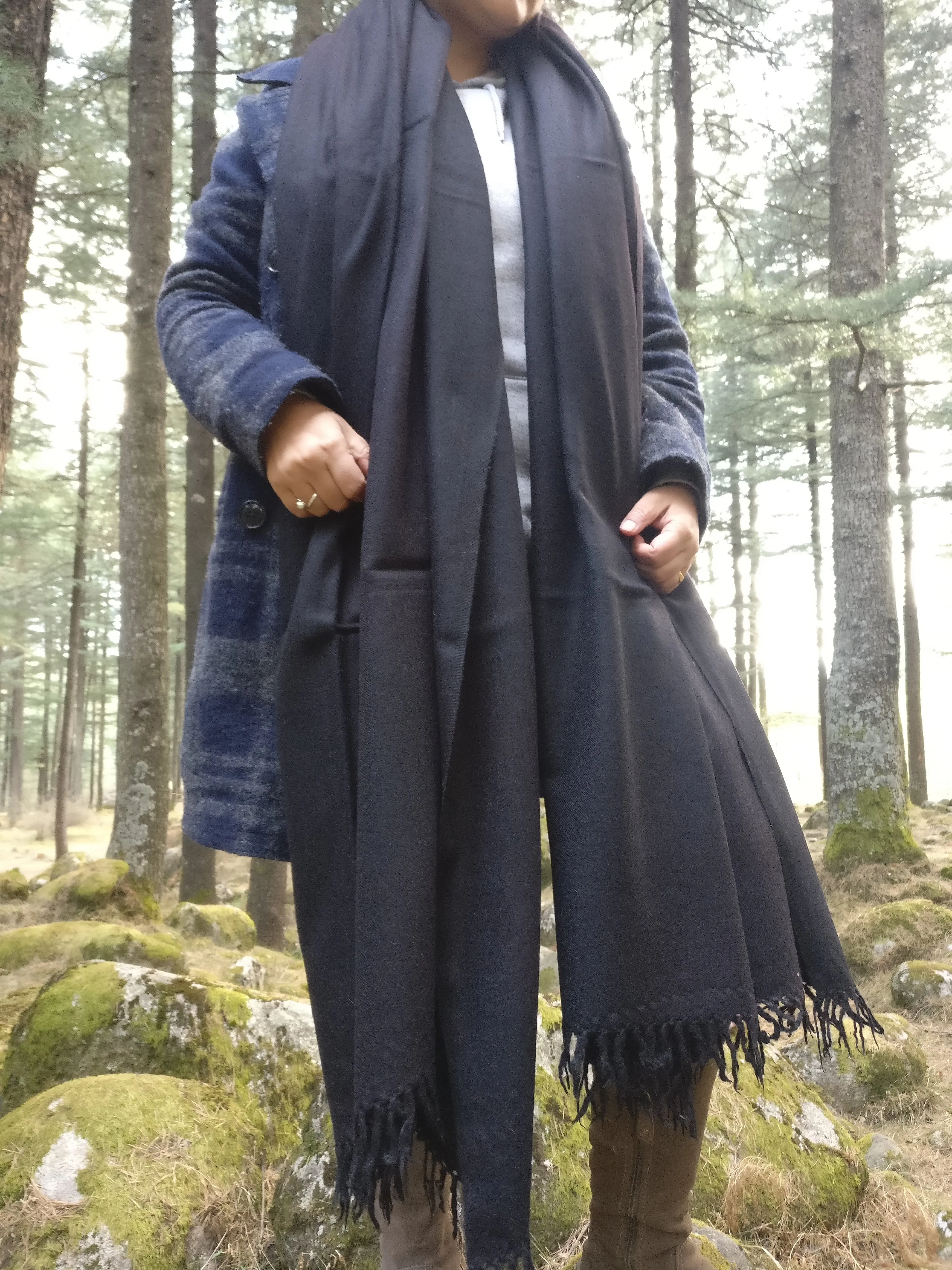 Black shawl in pure wool