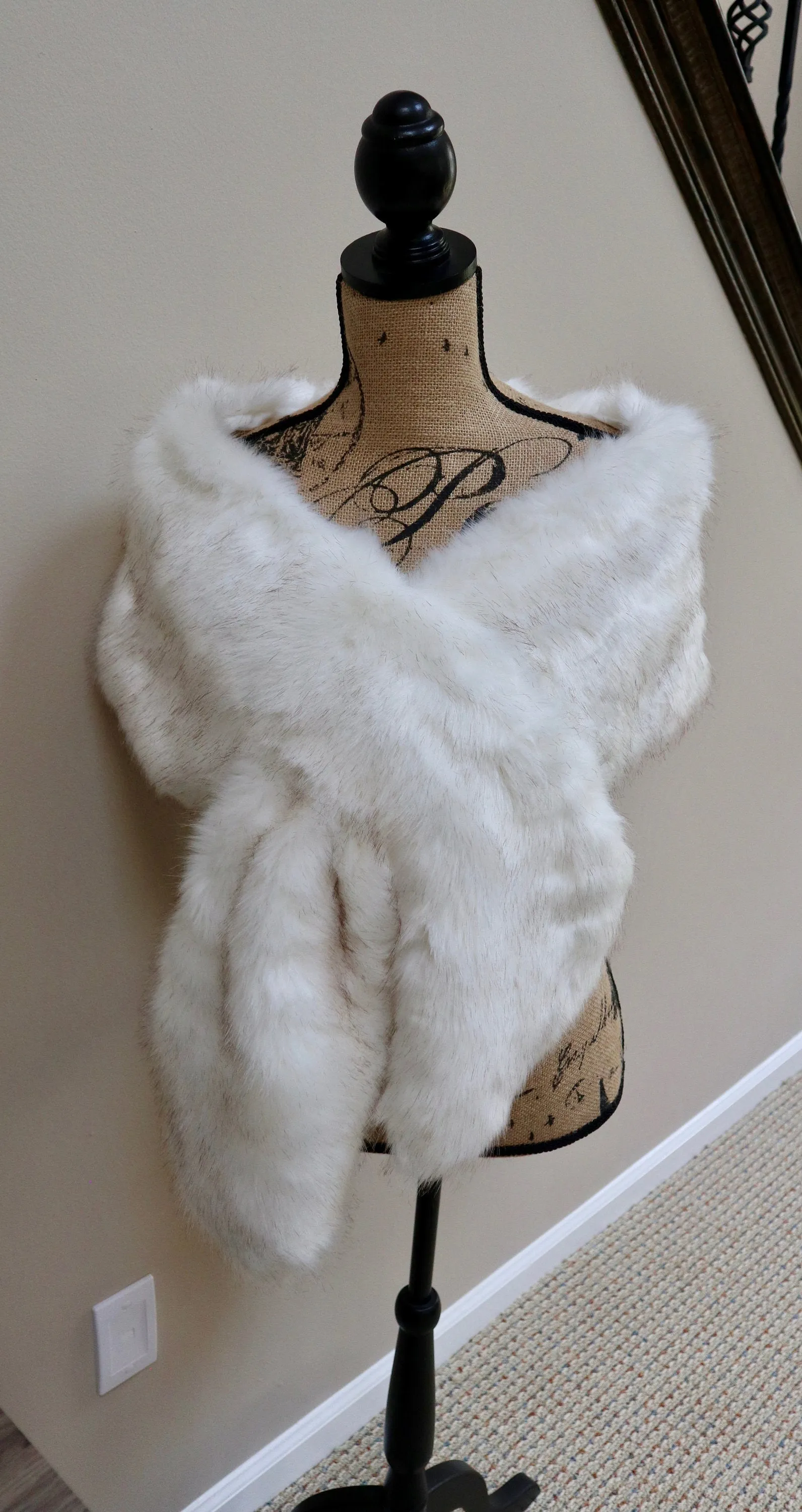 Faux Fur Wedding Scarf Wedding Bolero Bridal Cape Bridal Wrap Bridal Shrug Faux Fur Wrap Wedding cape Winter Bridal Scarf Wedding Shawl