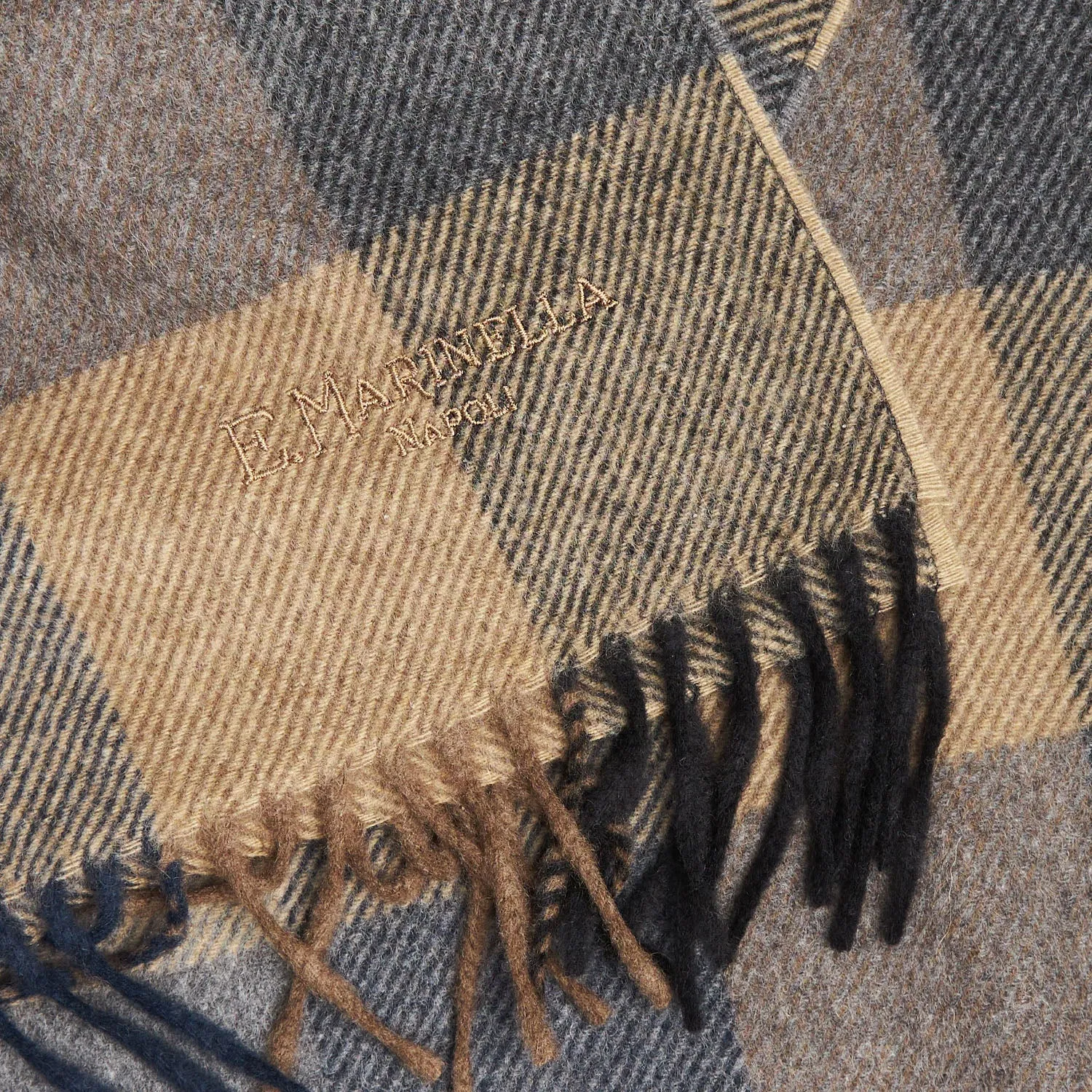 GREY AND BEIGE CASHMERE PLAID SCARF