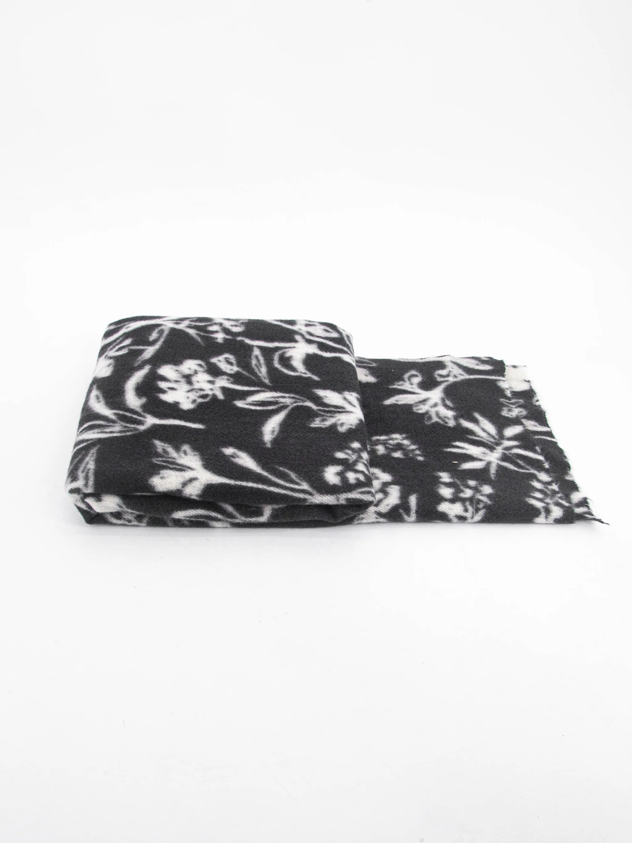 Minnie Midweight Scarf - Black, Vintage Floral