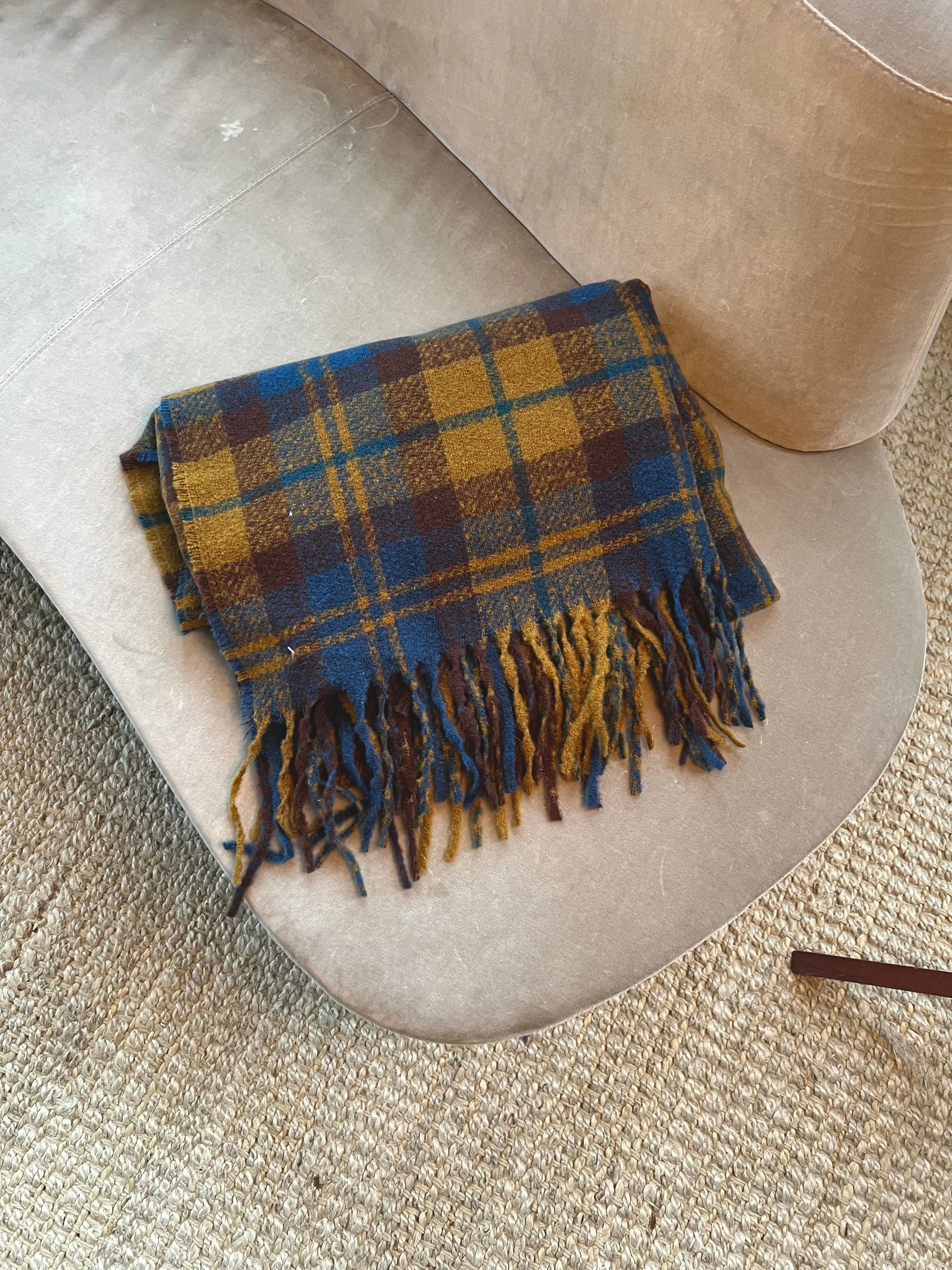 RANGE Plaid scarf